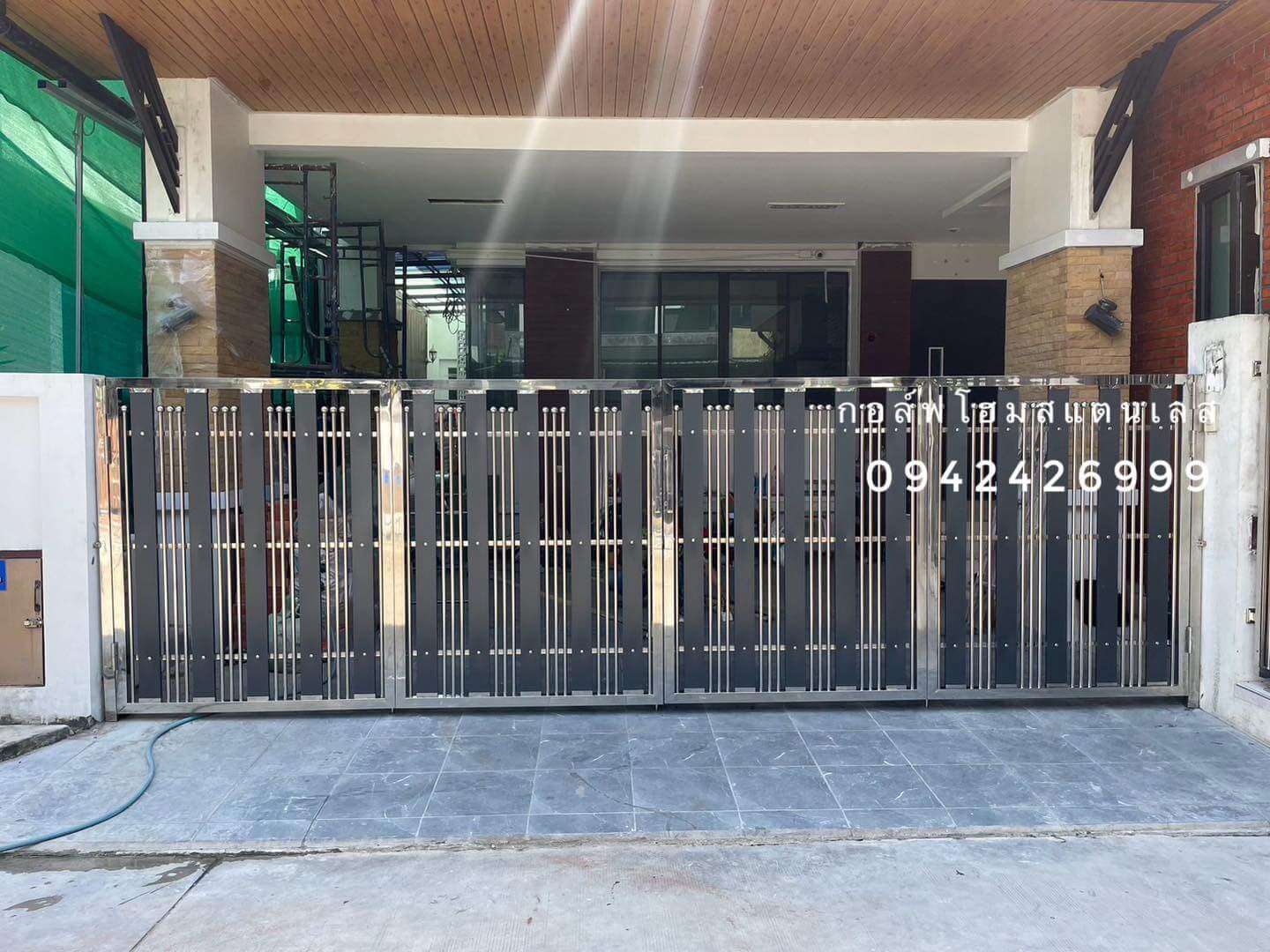 รับทำประตูบานพับ