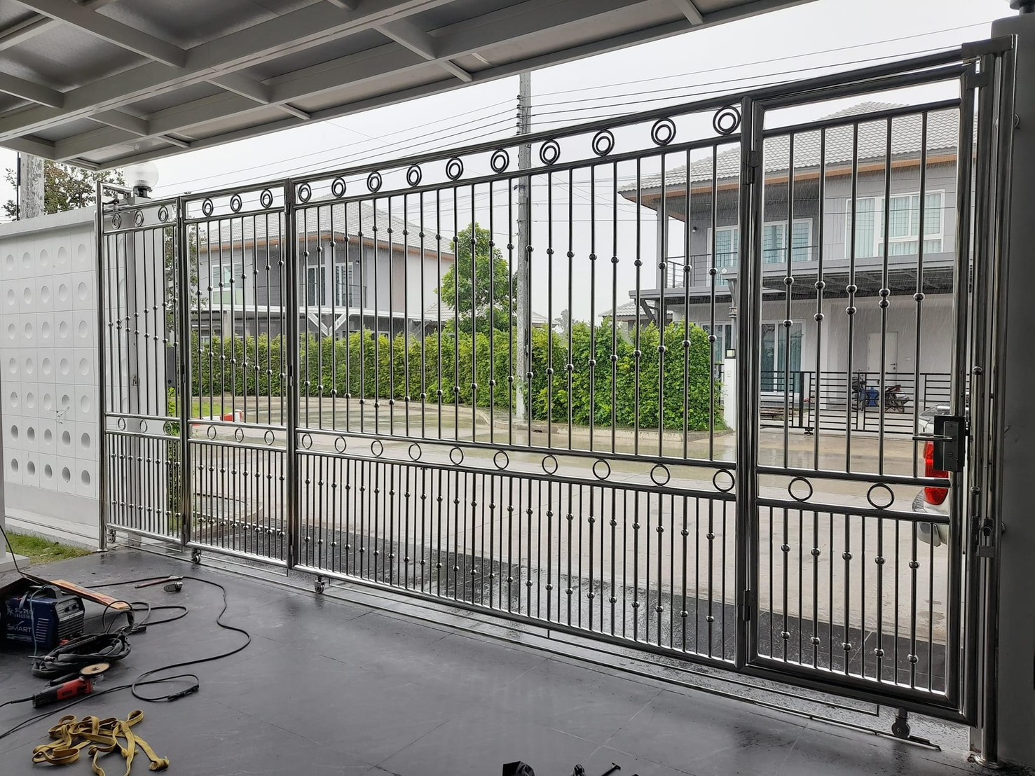 รับทำประตูสแตนเลสรางรถไฟใกล้ฉัน