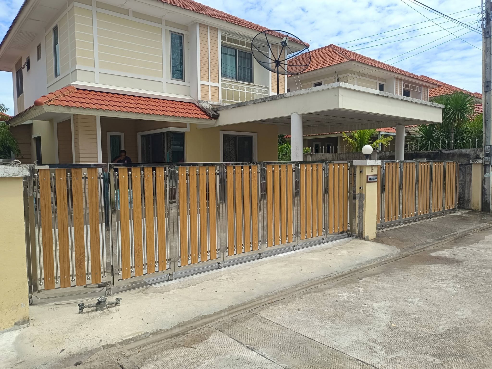 รับทำประตูสแตนเลสรางรถไฟ