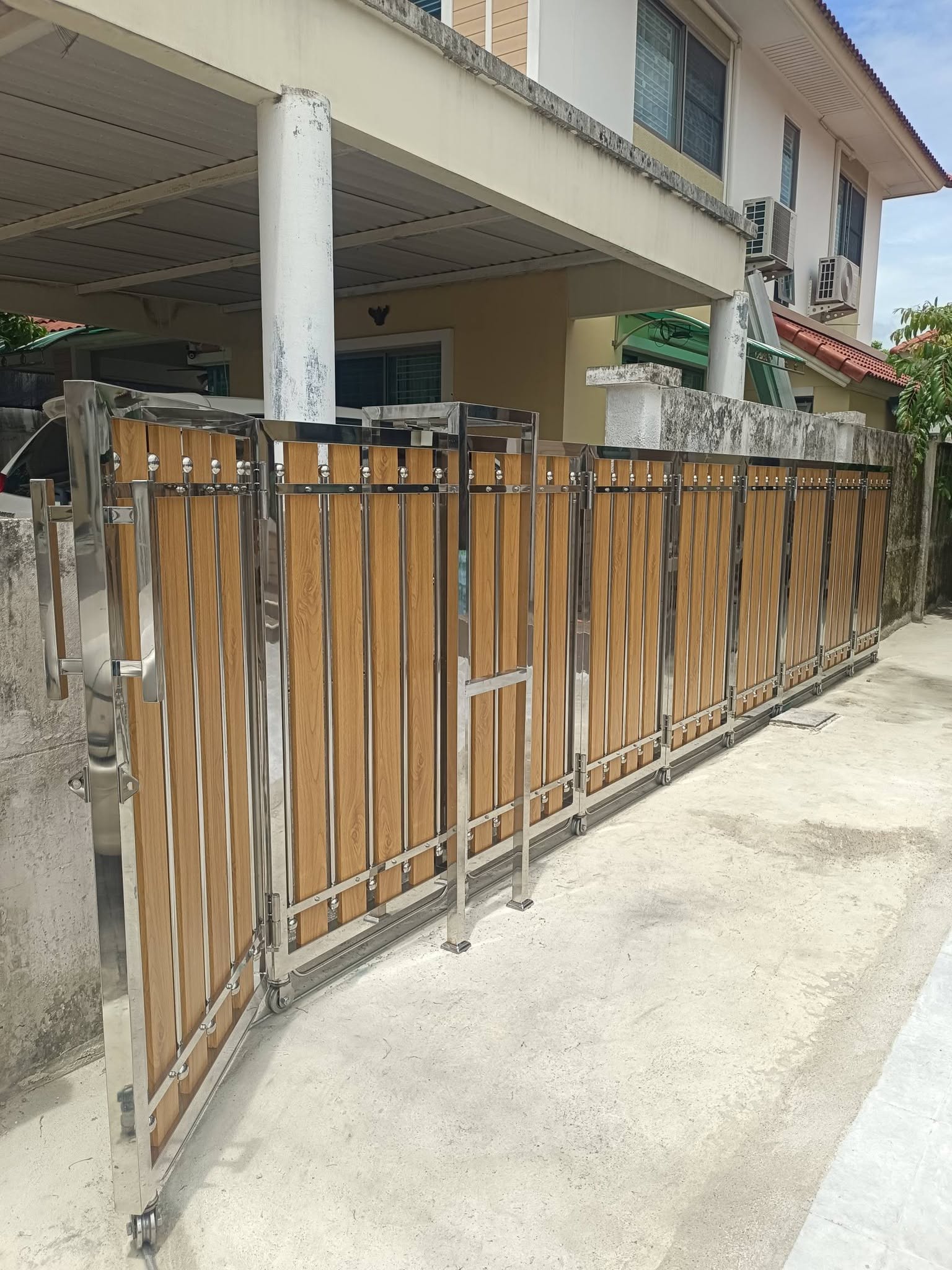 รับทำประตูสแตนเลสรางรถไฟ