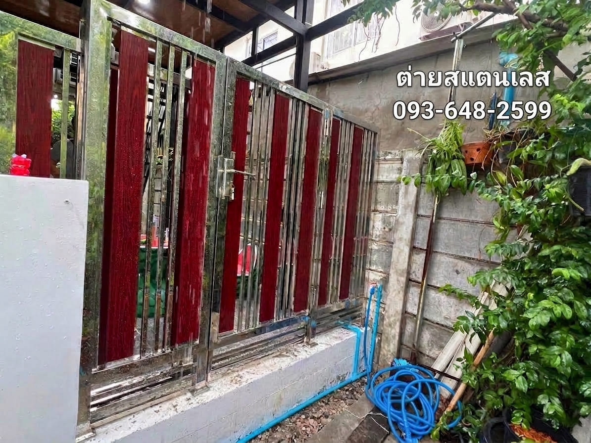 รับทำประตูสแตนเลสลายไม้